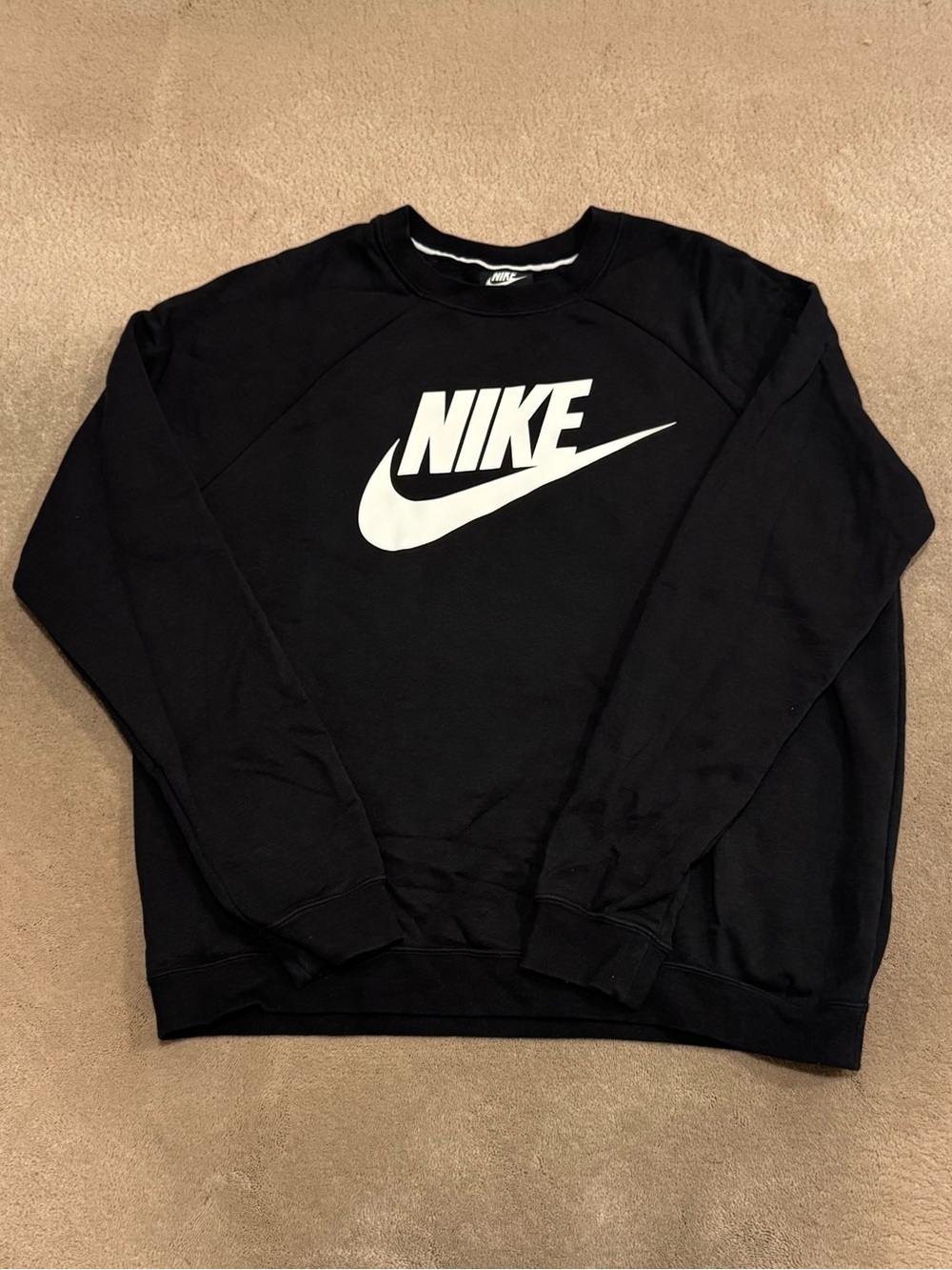Nike Women’s Black Crewneck Sweatshirt
